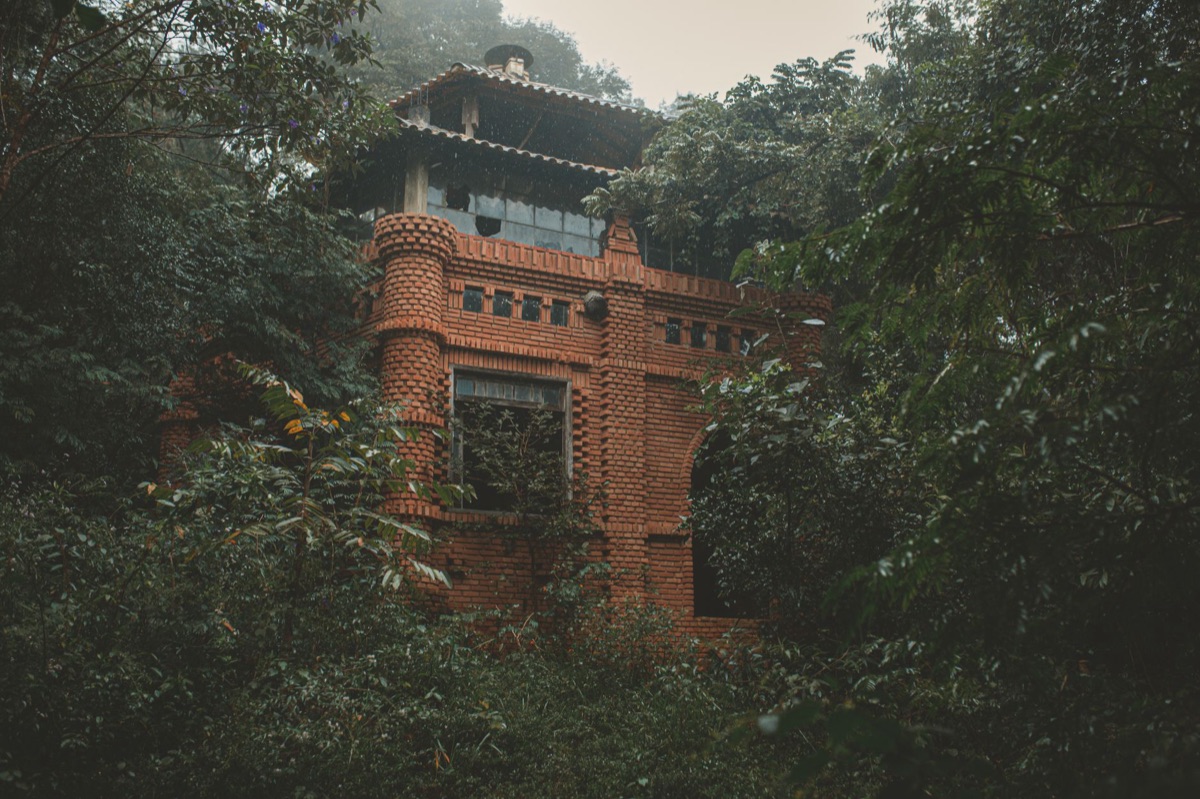 traditional brick house in shikumen alley