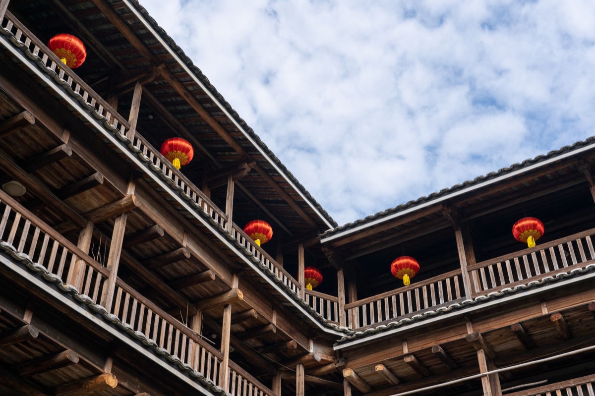 Maison traditionnelle en pierre dans Jikumen