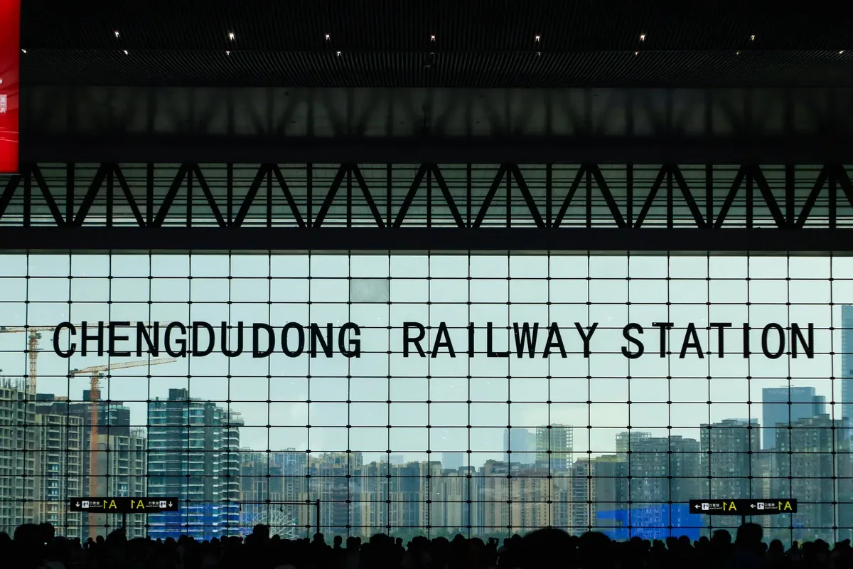 Chengdu nature train tour: Guide for seeing scenery
